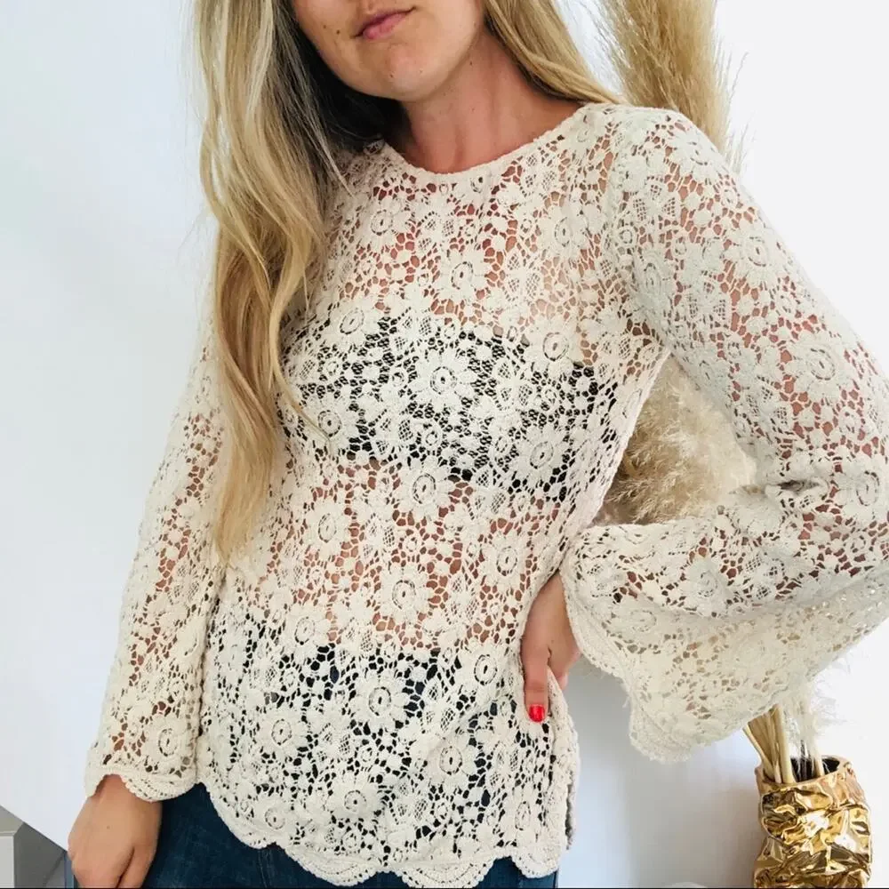 FP FREE PEOPLE Cream Lace Bell Long Sleeve Button Back Blouse Top Sweater XS